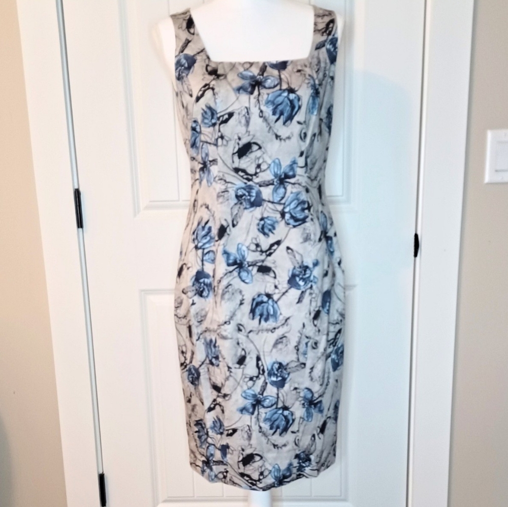 Elegant LAVIA Strapless Dress with Blue Floral Design